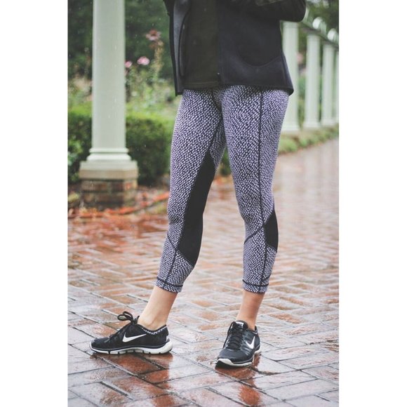 lululemon athletica Pants - Lululemon Leggings Pace Rival Crop Scatter Star Black Luxtreme